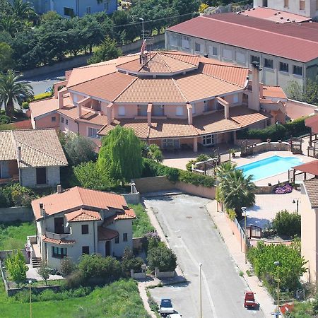 Il Cavallino Rosso Thiesi Exterior foto